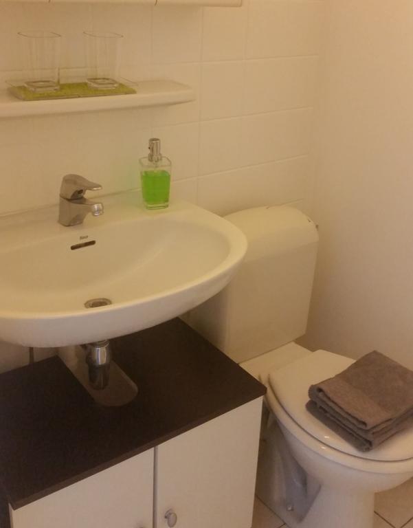 Studios Near Basel Airport Saint-Louis  Bagian luar foto